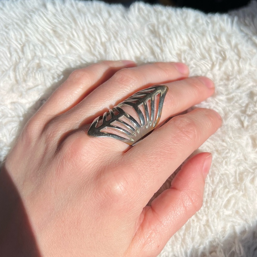 Silver Tone Ring - Picture 3 of 5